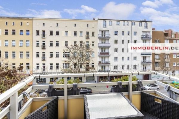 IMMOBERLIN.DE - Gemütliche Wohnung mit Balkon & Lift nahe Turmstraße