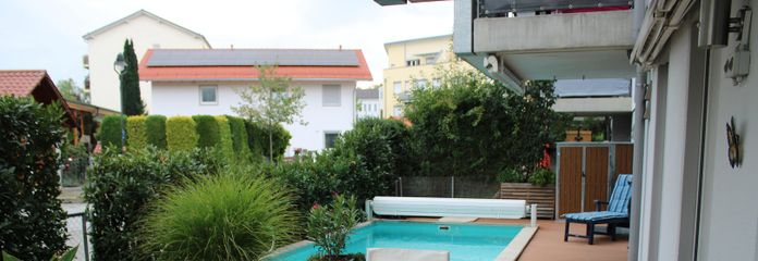 - sin comisión - Amplio piso de 5 habitaciones en planta baja en Ebersberg con piscina en el jardín privado – Garten mit Pool