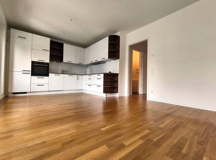 Modern & sofort bezugsfrei: 3-Zi.-Wohnung mit 2 Bädern & Loggia – provisionsfrei – Essbereich mit Küche, Original