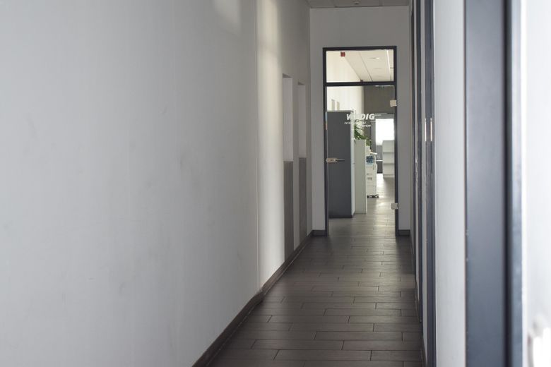 Bürotrakt mit Sozialräumen 