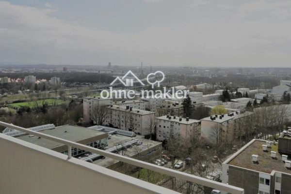 Inheidener Straße: Helle 2-Zimmer-Wohnung mit Süd-Balkon, Einbauküche & Top-Anbindung