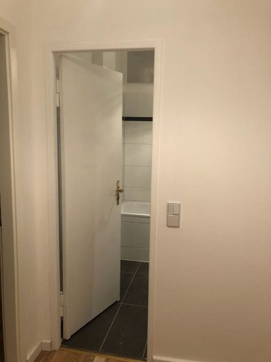 1-Zimmer-Apartment - frisch renoviert mit EBK + Elektrogeräte – Foto 1