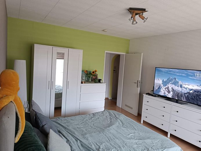 Möbliertes Wohnen: Brühl Innenstadt 3 Zimmer mit Einbauküche, Couch, Bett, Balkon, Garten – Schlafzimmer