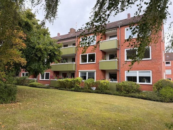 Bezugsfreies Wohnen im grünen Herzen Kiels – 2,5-Zimmer-Wohnung mit Blick ins Grüne – Foto 1