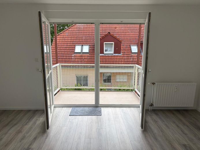 Helle Moderne 1-Zimmer Wohnung mit Einbauküche und Balkon in Motzen – Foto 6