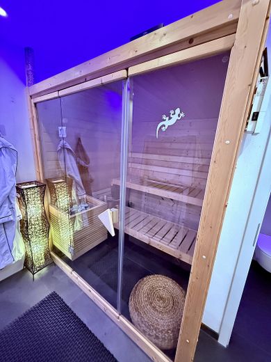 Piękny, niemal nowy dom jednorodzinny na skraju lasu – Sauna Bad Keller