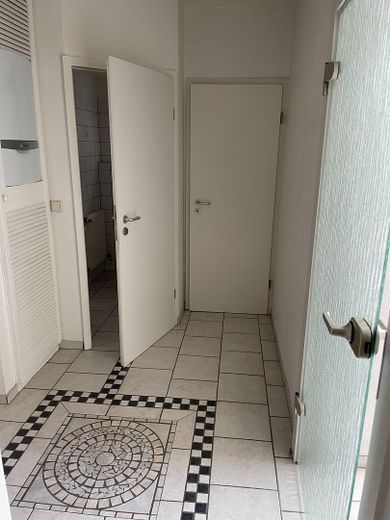 Charmantes Einfamilien-Endreihenhaus mit Garten in stadtnaher und ruhiger Lage – Diele