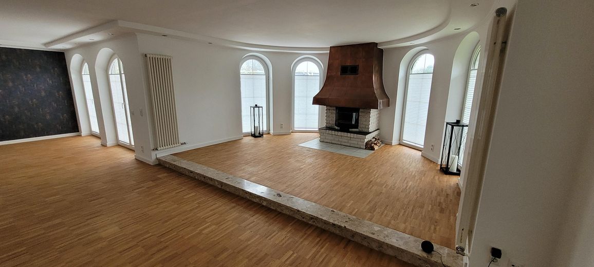 Grosszügiges Architektenhaus in reizvoller Lage von Schwerin – Kamin