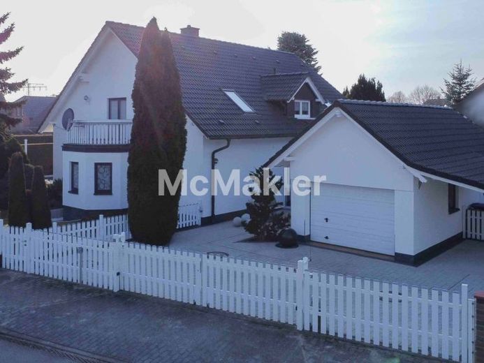 Exklusives 6-Zimmer-Anwesen mit Wintergarten, Sauna & Weinkeller in Schwedt/Oder OT Meyenburg – फोटो 1