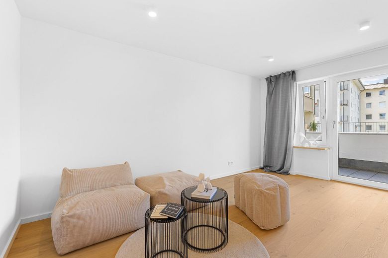 Completamente ristrutturato dall’architetto | 2 locali · Loggia · cucina componibile inclusa | senza provvigione – Wohnen