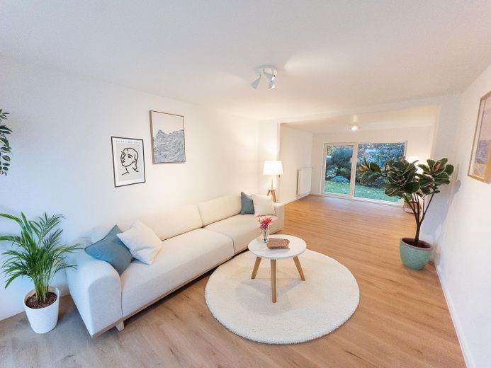 Großes Waldblick-Wohnzimmer