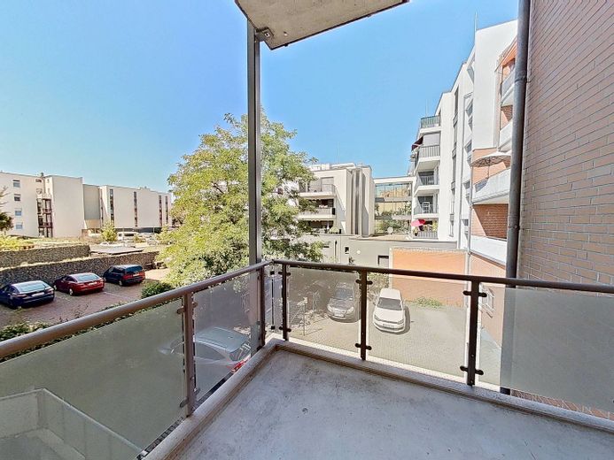 Historischer Charme trifft Wohnkomfort – 4-Zimmer-Altbauwohnung mit Balkon – Balkon