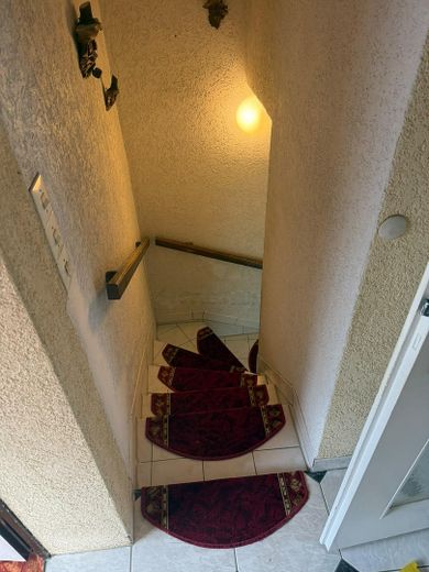 Casa unifamiliar con 1209qm de terreno y más de 250qm de superficie útil – Kellertreppe