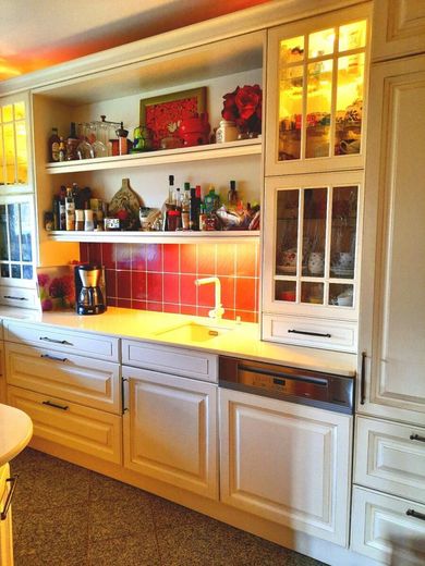 Freistehendes Einfamilienhaus mit massiv erbautem Atelier – Küche