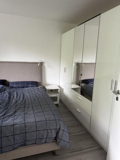 Voll möblierte wohnung mit Einbauküche – Foto 13