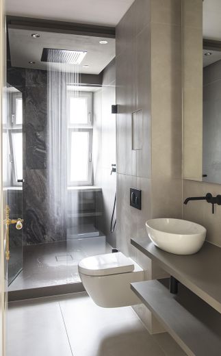 Exklusiver Altbau-Erstbezug zwischen Kollwitzkiez & Winsviertel | Stilvoll saniert | Provisionsfrei – Badezimmer