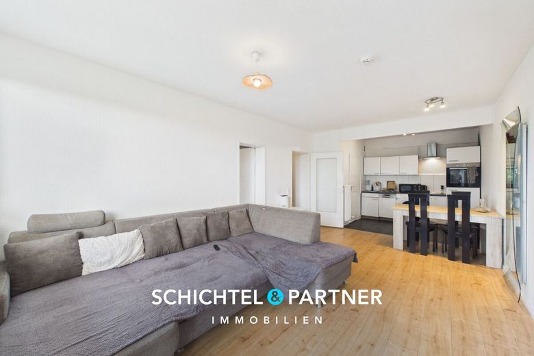 Ostertor | Helle 2-Zimmer-Wohnung mit Balkon und Weitblick über Bremen – S&amp;P | Wohnzimmer