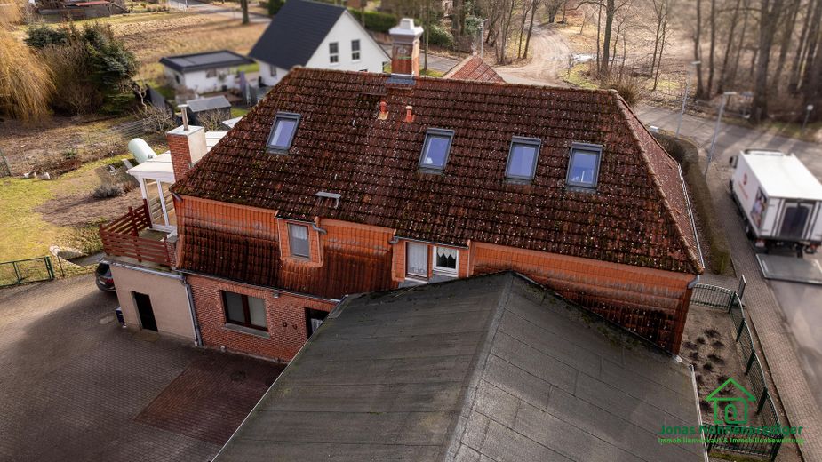 Zweifamilienhaus mit Scheune und Gewerbefläche - für den Käufer provisionsfrei – Foto 4