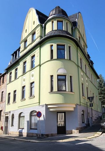 Inmueble de inversión: edificio plurifamiliar con unidad comercial - alquilado, se vende por motivos de edad – Vorderansicht Haus
