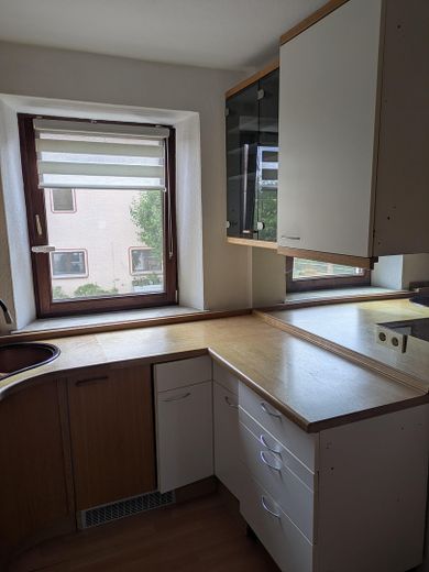 Schöne 4 Zimmer Wohnung mit Balkon und Garten – Küche