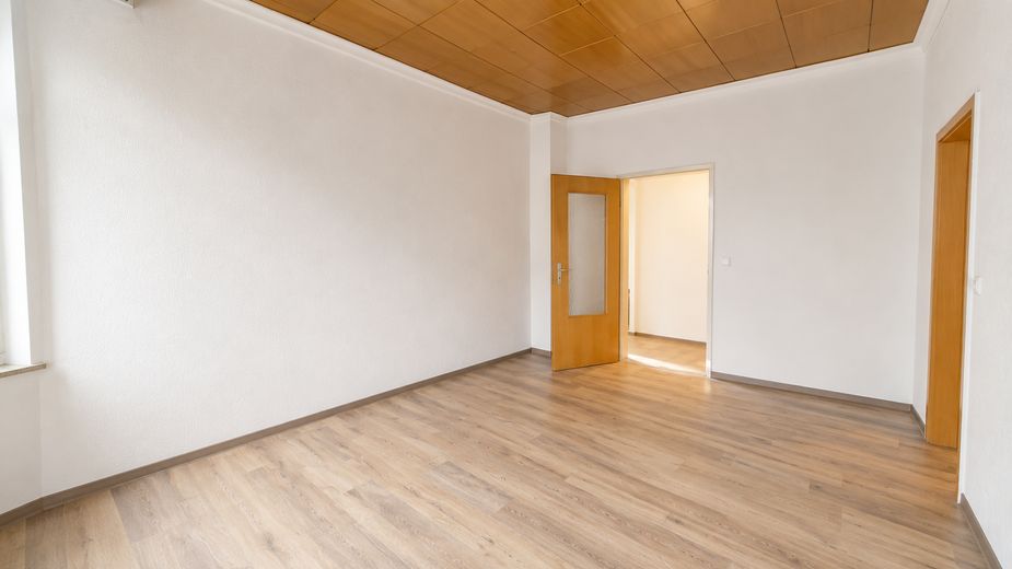 Jobcenter – جوب سنتر – Джобцентер – jouw nieuwe woning is klaar! – Wohnzimmer