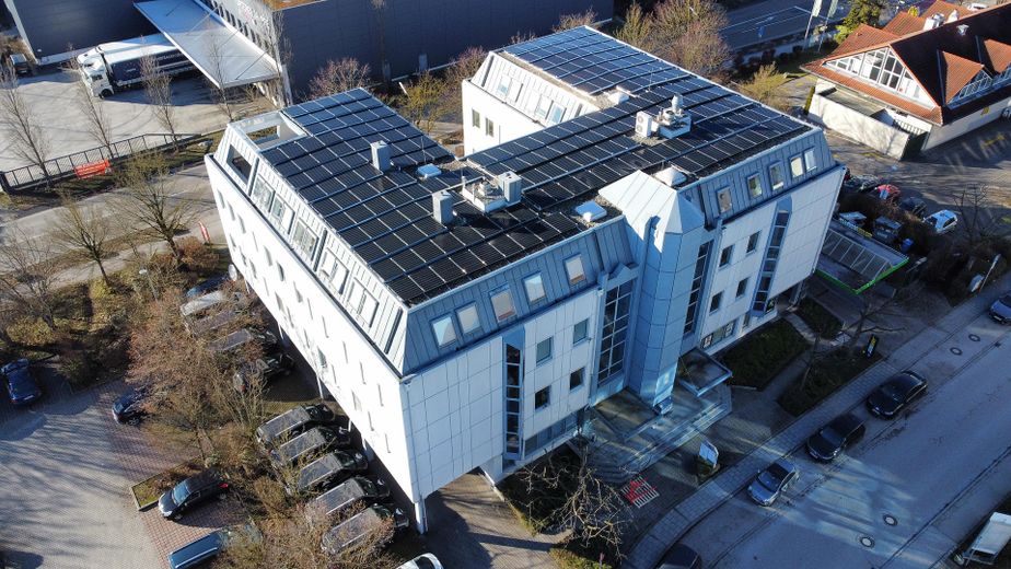 Provisionsfrei: 320 m² moderne Bürofläche in Unterschleißheim – „Plug & Play“ mit Solarstrom-Vorteil – Außenansicht