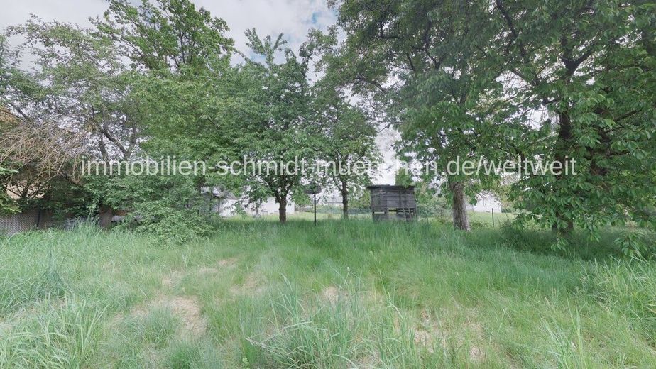 Bauträger oder Bauherren gesucht!
Wohnbaugrundstück für
bis zu zwei Gebäudekörper – Grundstück_Südseite