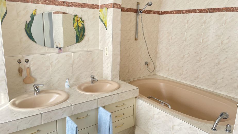 Badezimmer im 1. OG