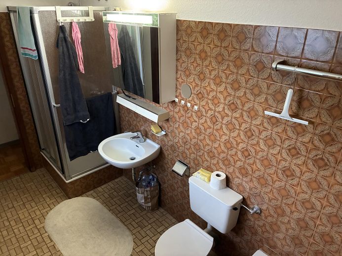 Weil der Stadt merkezinde büyük bir evde paylaşımlı daire odası – EG Bad