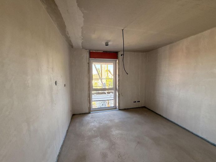 İLK KULLANIM: Barkhausen’da güney balkonlu, geniş 3 odalı yeni bina dairesi – Fotoğraf 5