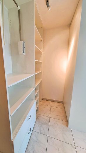 Großzügige 3 - Zimmer Wohnung mit Weitblick - inklusive Garagenstellplatz – begehbarer Kleiderschrank