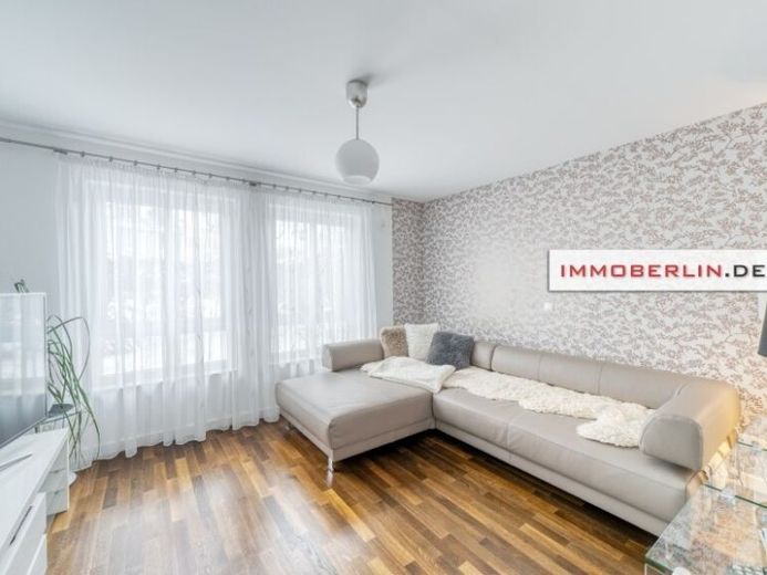 IMMOBERLIN.DE - Feine Wohnung mit Westterrasse und/oder Garage & 11 Pkw-Stellplätze beim Yachthafen – Foto 1