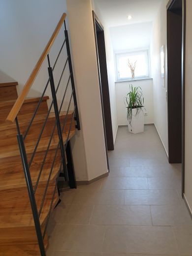 Flur OG/Treppe DG