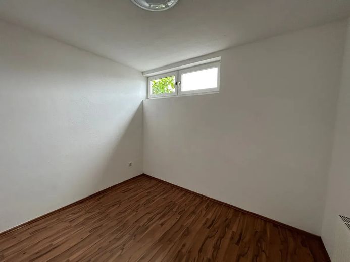 Moderne und helle 2-Zimmer-Wohnung in München-Schwabing-West – Schlafzimmer