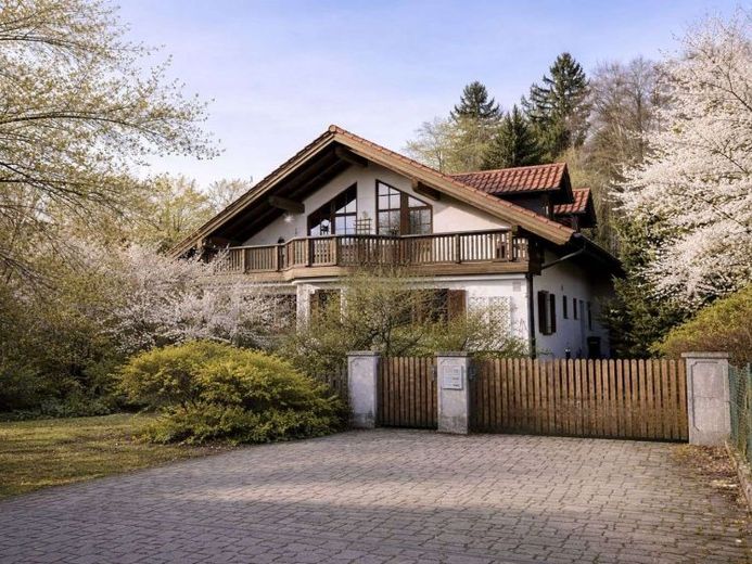 Attraktives Zweifamilienhaus in ruhiger Lage in Tutzing-Kampberg – Foto 1