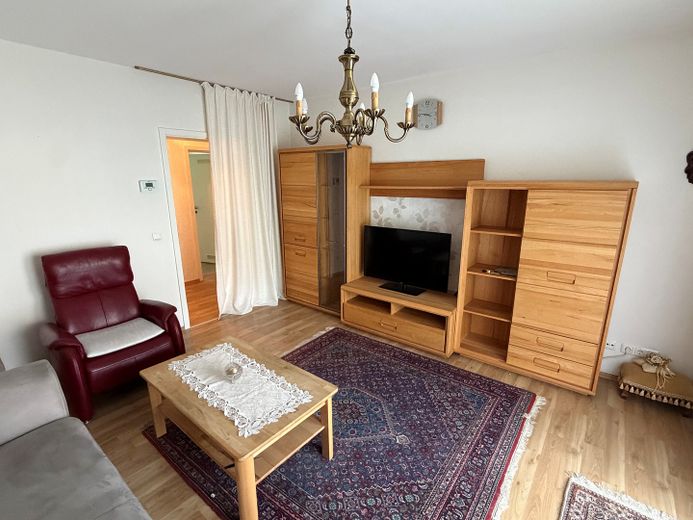 2‑Zimmer‑EG-Wohnung ideal als Kapitalanlage oder Eigennutzung – Wohnzimmer