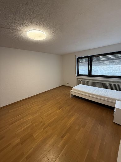 Chambre en colocation Bachstraße – Zimmer mit großem Fenster