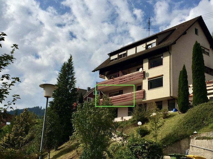 Ruhige Renovierte 2 Zimmer Wohnung – Ansicht