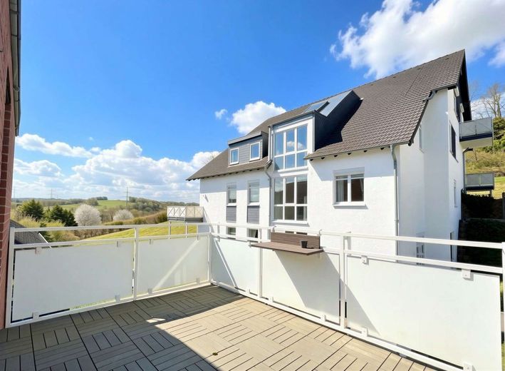 Ein Zuhause mit Weitblick - charmante Dachgeschosswohnung zum Ankommen oder Investieren – Balkon