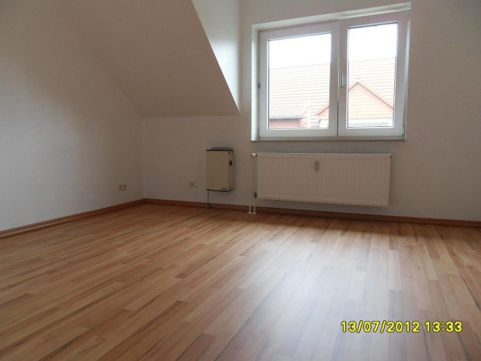 ***Gruntownie wyremontowana łazienka z oknem, balkon południowo-zachodni z dużą ilością słońca, położony wśród zieleni*** – Schlafzimmer