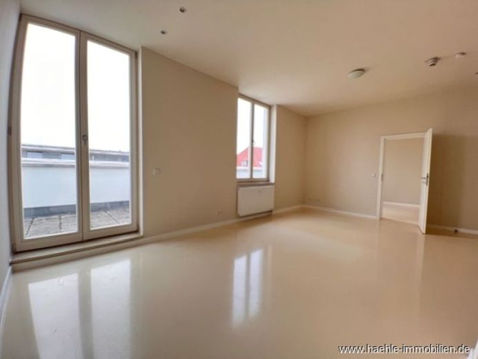 2 Zimmer DG-Apartment - mit Dachterrasse - frei ab sofort – Foto 1