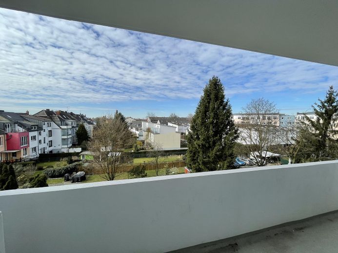 Klimatisierte und Vollständig renovierte Wohnung mit 3 Zimmern, Balkon und Einbauküche in Düsseldorf – Foto 24