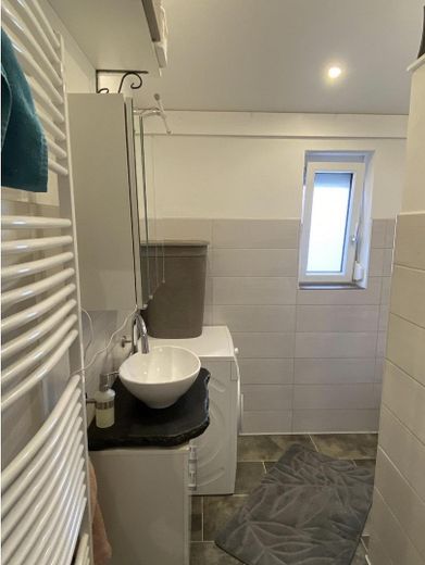Zweifamilienhaus renoviert, Glasfaser, Einliegerwohnung mgl., niedrige Heizkosten, von privat – Foto 9