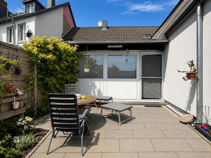 Gepflegtes Einfamilienhaus in zentraler Lage von Geilenkirchen – Innenhof
