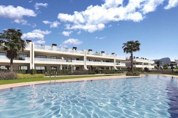 Obergeschoss-Wohnungen mit 3 Schlafzimmern, 2 Badezimmern, Dachterrasse, Klimaanlage, Kfz-Stellplatz und Gemeinschaftspool im Herzen des La Manga Club