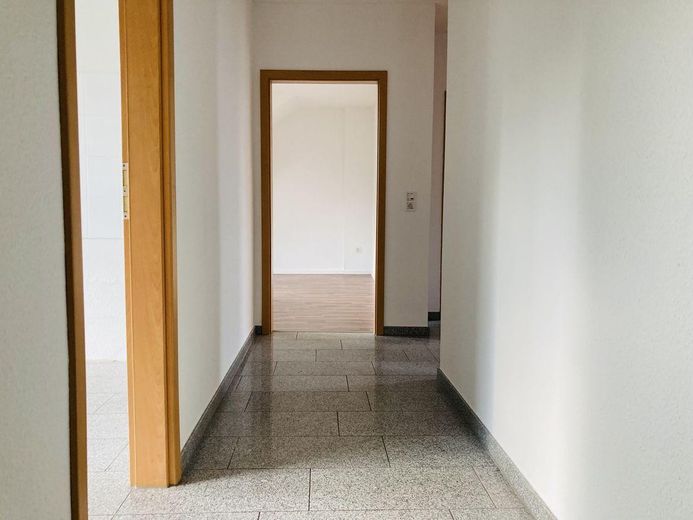 Beautiful, quietly located apartment with three rooms in Dortmund-Wambel – Diele