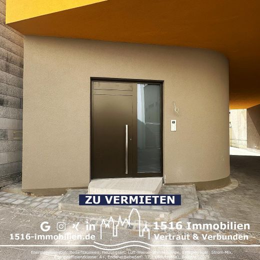 Außen - Eingang Straße