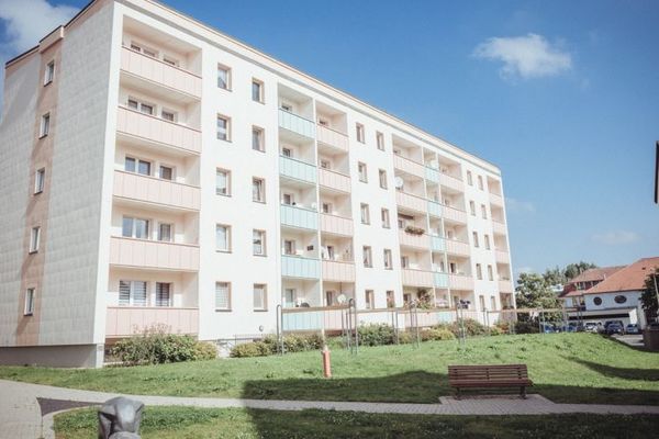 Appartamento trilocale appena ristrutturato con balcone e doccia
