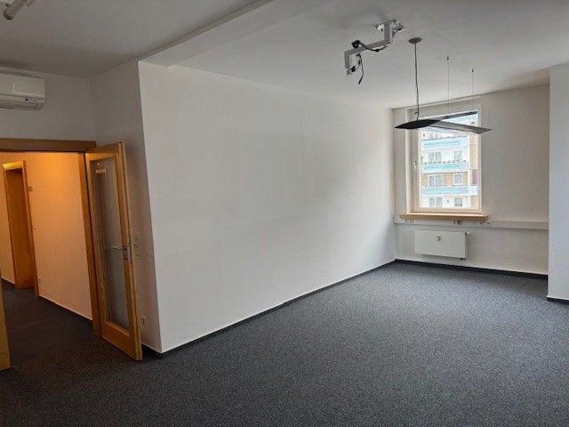 Moderne Bürofläche - 375 m² - 14 Räume - zentral - klimatisiert – 3.08