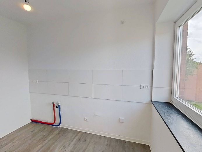 BIS ZU 3 NKM FREI: Schöne 3-Zimmer-Wohnung mit BALKON und intelligentem Grundriss in Kappeln-Ellenberg – Ansicht II: Küche